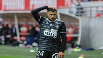 يوسف بلايلي لاعب استاد بريست