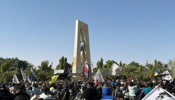 أطباء السودان ارتفاع حصيلة قتلى الاحتجاجات إلى 85 قتيلا