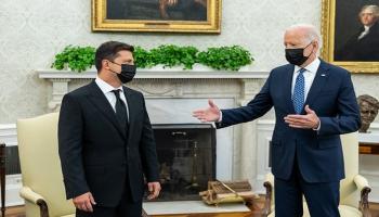 لقاء سابق بين جو بايدن وفولديمر زيلينسكي
