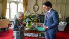 الأول عقب كورونا.. الملكة إليزابيث تلتقي رئيس وزراء كندا 