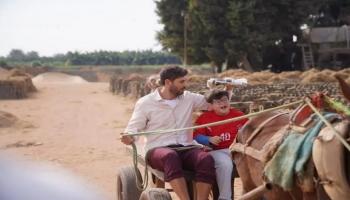 مشهد من فيلم أخويا