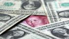 تراجع الدولار وصعود اليوان.. هل ينقلب "سحر" العقوبات الأمريكية؟