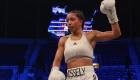 Boxe : Estelle Mossely conserve sa ceinture IBO des poids légers