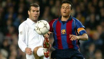 زيدان في الكلاسيكو بين ريال مدريد وبرشلونة