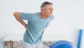 أعراض الانزلاق الغضروفي تشمل ألماً شديداً أسفل الظهر- أرشيفية