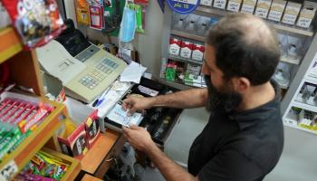 الدولار يرتفع مقابل الليرة