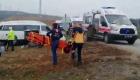 Amasya’da İşçileri taşıyan minibüs devrildi: 17 yaralı