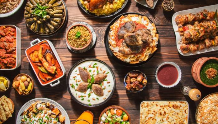 تعرف على ١٠ وصفات إفطار صحي وشهي لشهر رمضان - الشوربة العربية بالعدس