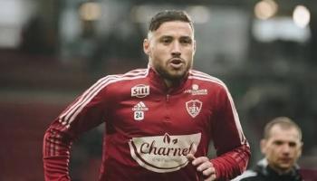 يوسف بلايلي لاعب استاد بريست