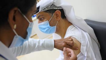 التطعيم ضد كورونا في الإمارات- أرشيفية