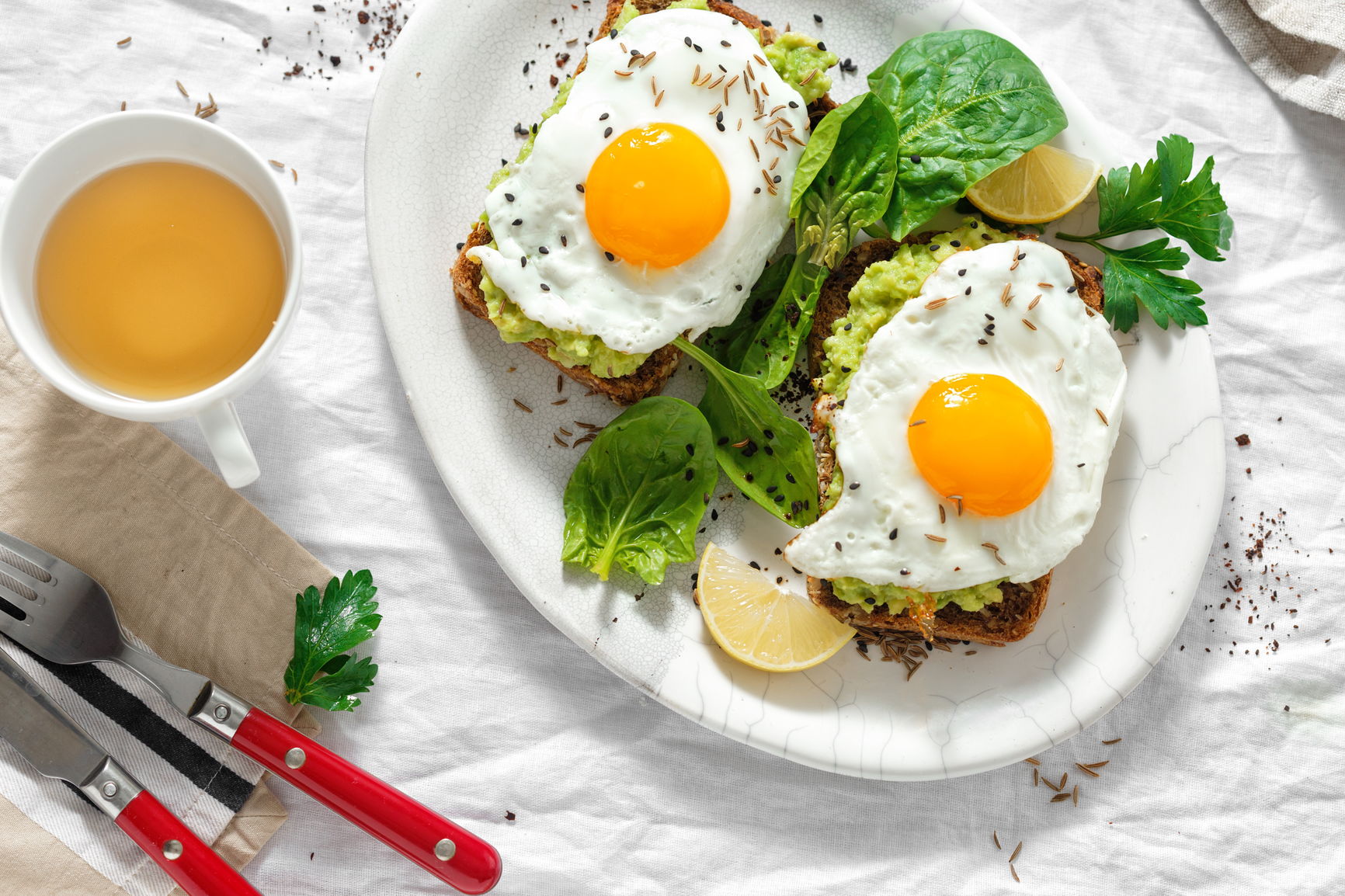ماذا يحدث لجسمك عند تناول البيض يوميا؟ 5 فوائد