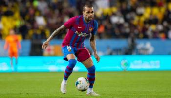 داني ألفيس لاعب برشلونة