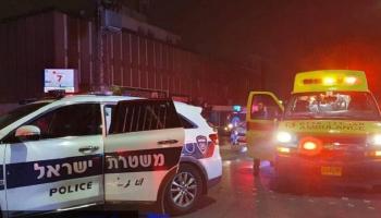 سيارتا إسعاف وشرطة بموقع الحادث
