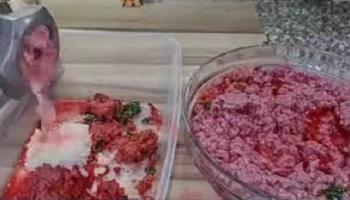 لحم مفروم من كراتين البيض 