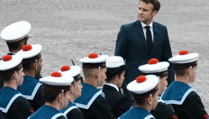 Macron préside une cérémonie marquée par la guerre en Ukraine