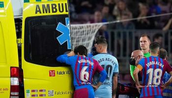 الإسعاف تقتحم مباراة برشلونة وسيلتا فيجو