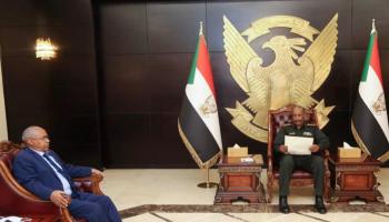 البرهان يستقبل السفير الإريتري بالخرطوم