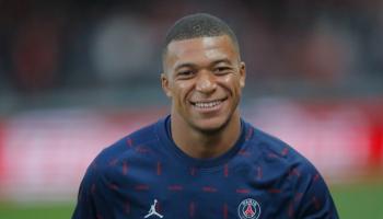 كيليان مبابي مهاجم باريس سان جيرمان