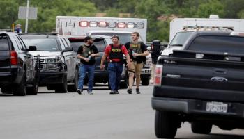 عناصر من الشرطة في موقع الهجوم بولاية تكساس- أ.ف.ب