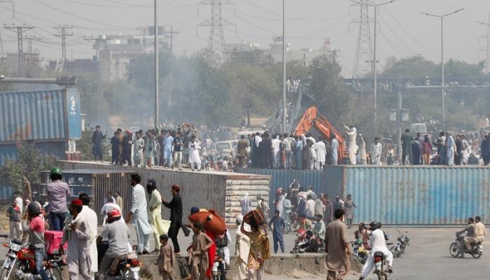 جانب من احتجاجات أنصار عمران خان- رويترز
