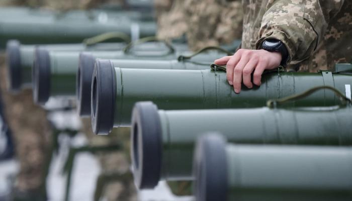  Avec une aide militaire massive à Kiev … Les États-Unis menacent la Russie 