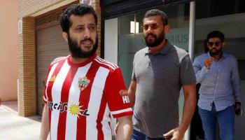 تركي آل الشيخ بقميص نادي ألميريا