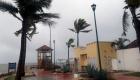 إعصار قوي يضرب منتجعات المكسيك.. أمطار ورياح عاتية (صور)