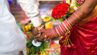 دو خواهر هندی در شب عروسی به عقد دامادهای اشتباهی درآمدند!