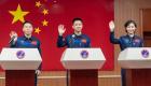 گزارش تصویری | چین ۳ فضانورد را به مدار زمین فرستاد