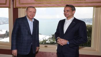 رئيس وزراء اليونان كيرياكوس يتحدث للرئيس التركي رجب أردوغان - أرشيفية