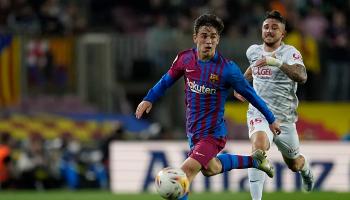 جافي لاعب وسط فريق برشلونة