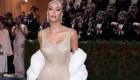 Kim Kardashian, Marilyn Monroe'nun elbisesine zarar verdi