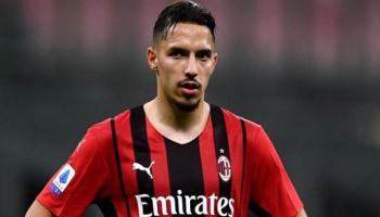 إسماعيل بن ناصر لاعب وسط ميلان