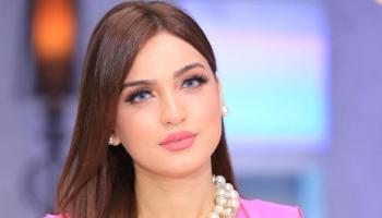 الإعلامية ياسمين عز 