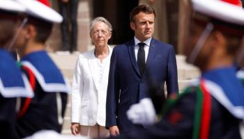 France: la Première ministre a remis sa démission à Macron qui l'a refusée (Elysée)