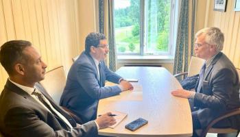 جانب من لقاء المبعوث السويدي لليمن ووزير الخارجية اليمني