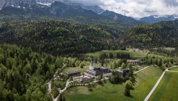 القلعة البافارية التي تستضيف قمة مجموعة السبع - وشنطن بوست