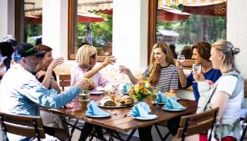 السيدات الأول خلال النزهة البافارية على هامش قمة 