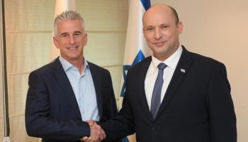 نفتالي بينيت ورئيس الموساد