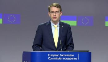  بيتر ستانو المتحدث باسم الاتحاد الأوروبي