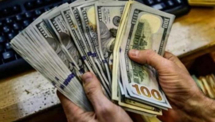 تباين سعر الدولار اليوم في مصر