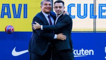 تشافي هيرنانديز وخوان لابورتا