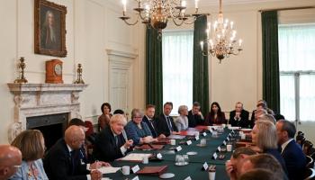 بوريس جونسون خلال اجتماع بمجلس الوزراء