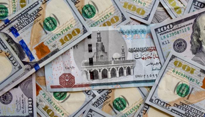 تعاملات الدولار الأمريكي في البنوك المصرية