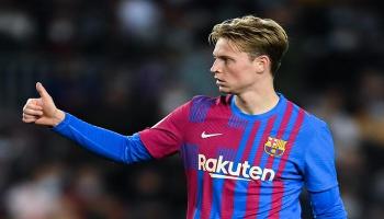 فرينكي دي يونج لاعب وسط برشلونة