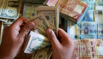 الليرة تتماسك مقابل الدولار
