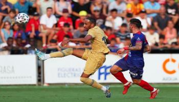 من مباراة برشلونة وأولوت