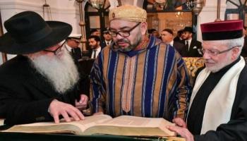 العاهل المغربي الملك محمد السادس مع أحد الحاخامات اليهود - أرشيفية