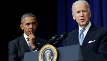 من اليمين رئيسا أمريكا الحالي بايدن والأسبق أوباما - أرشيفية