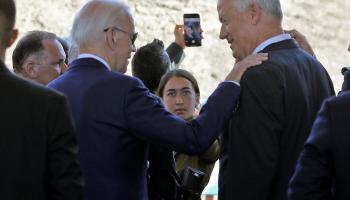 الرئيس الأمريكي مع وزير دفاع إسرائيل جانتس